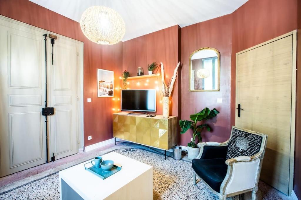 La Suite 2 Pieces Lit Queen Size Entree Privee Ним Экстерьер фото